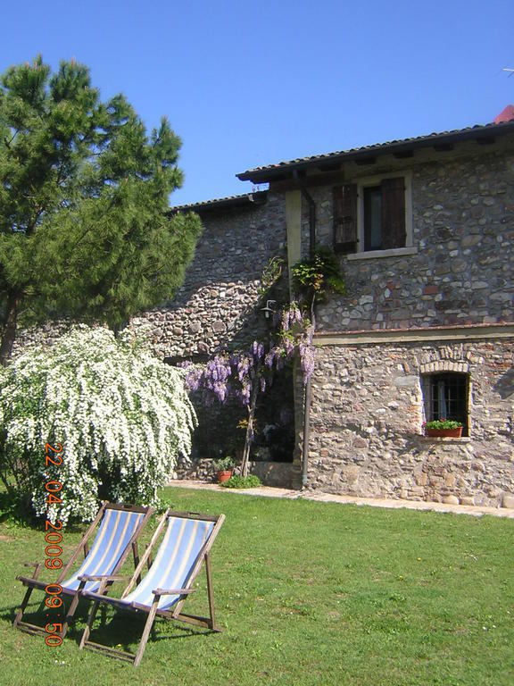 Agriturismo Trebisonda Country Resort Monzambano Quarto foto