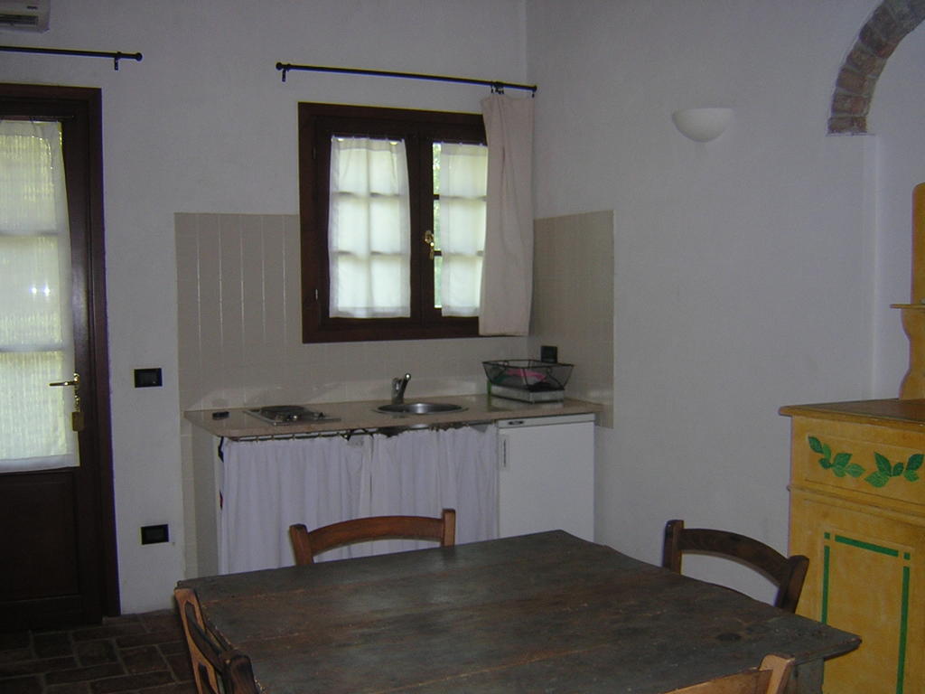 Agriturismo Trebisonda Country Resort Monzambano Quarto foto
