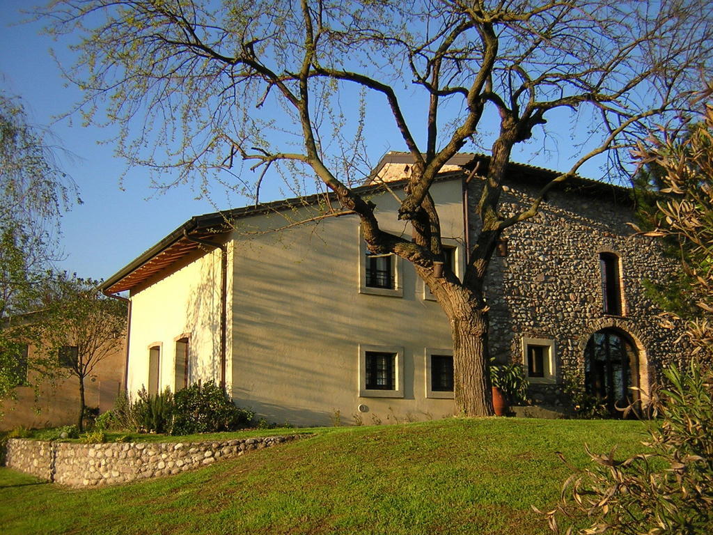 Agriturismo Trebisonda Country Resort Monzambano Quarto foto