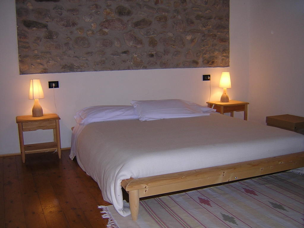 Agriturismo Trebisonda Country Resort Monzambano Quarto foto